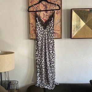 VICTORIAS SECRET BW LEOPARD PRINT SLIT LEG MIDI SLIP DRESS CHEMISE LOUNGEWEAR S